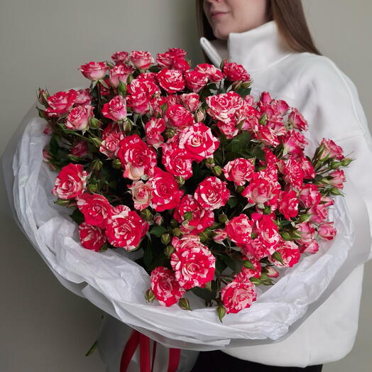 Букет из 15 кустовых роз Фаерворкс