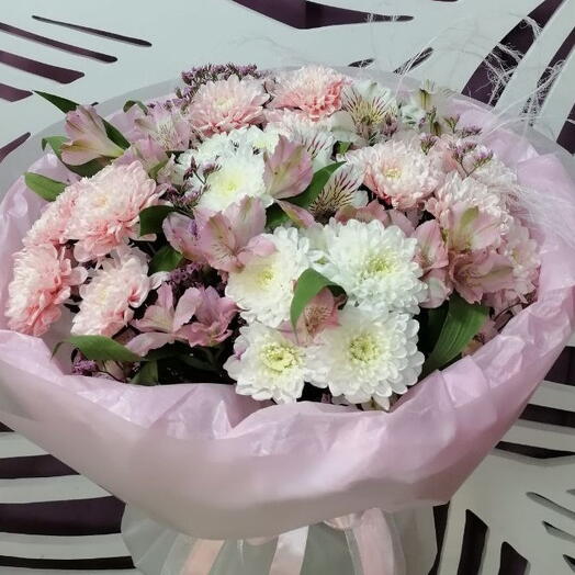Раскошный букет из кустовой хризантемы и альстромерии🌸