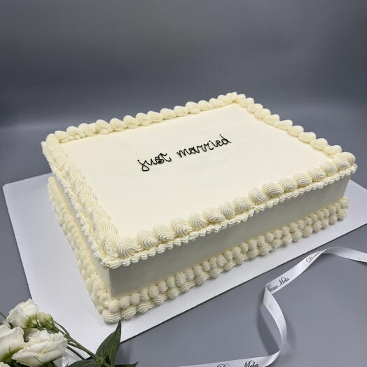 Большой прямоугольный свадебный торт Just married