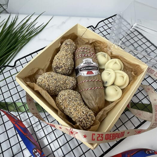 Подарочный набор мужчине ( ножки, пельмени, колбаска)