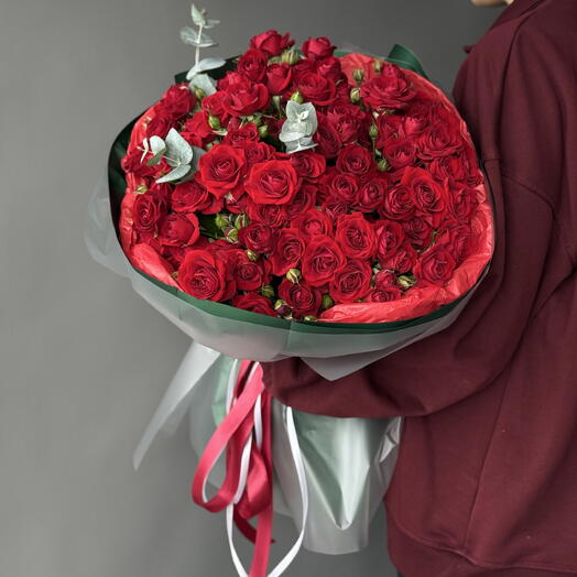 Красные кустовые розы 🌹