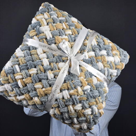 Уютный плед для дома в стильном оттенке