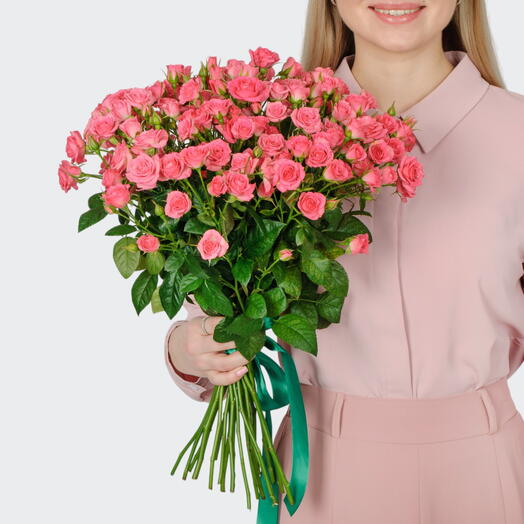 Букет 19 кустовых роз Лидия