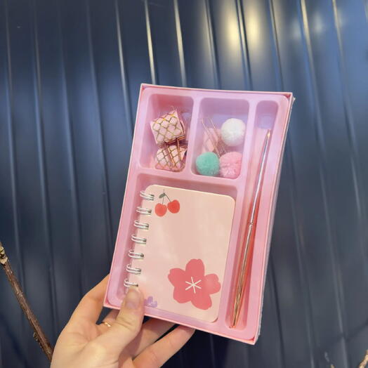 Набор блокнот с золотой ручкой