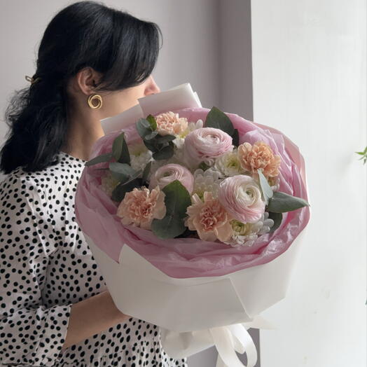 «Пудровый букет с ранункулюсами 🌸 Доставка Симферополь | Нежные цветы»