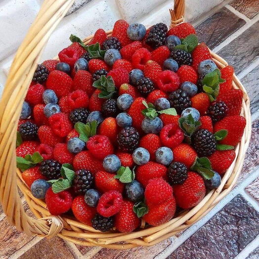 Набор из свежих ягод 🍓🫐