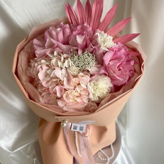 Нежно-розовый букет с гортензией🌸