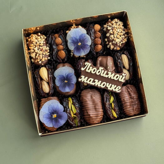 Финики с жареными орехами в молочном бельгийском шоколаде подарок маме, мамочке, мамуле, для мамы