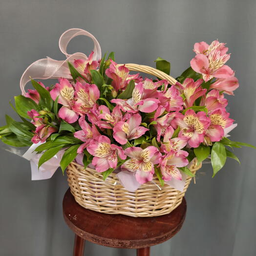 Корзина нежной игривой альстромерии 🎀