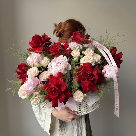 Корзина с цветами микс