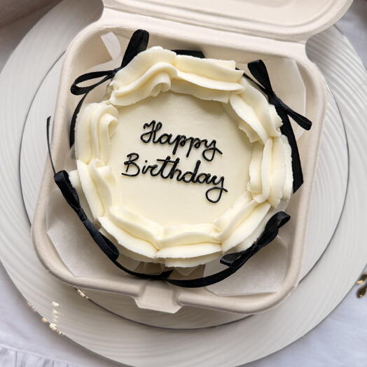 Бенто торт Happy Birthday с бантиками