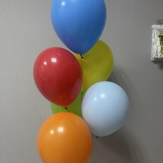 Фонтан из 6 цветных шаров