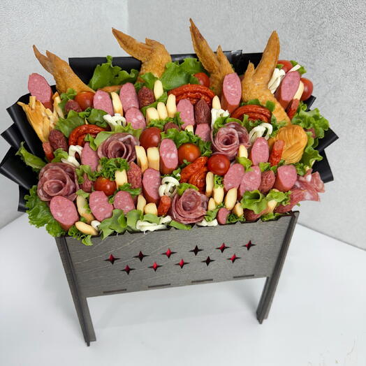 Мужской закусочный букет в мангале