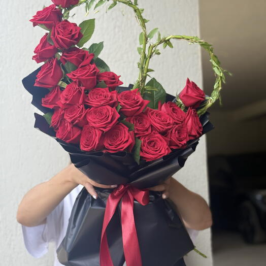 Сердце ♥️ красные розы 25 шт