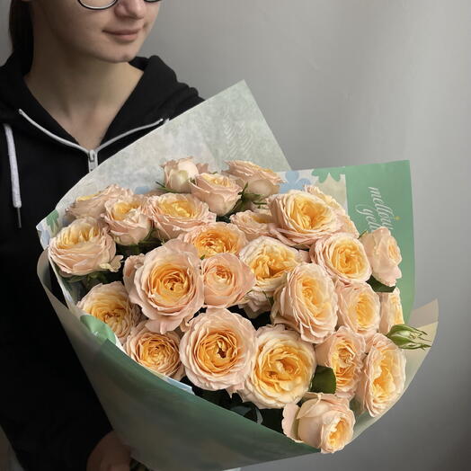 Букет кустовых роз Dolly
