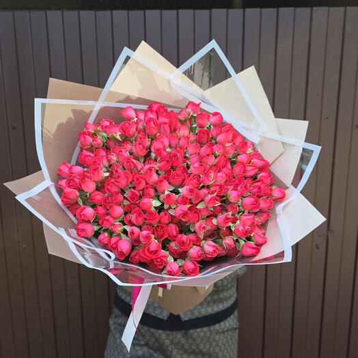 51 кустовая розочка малинового цвета