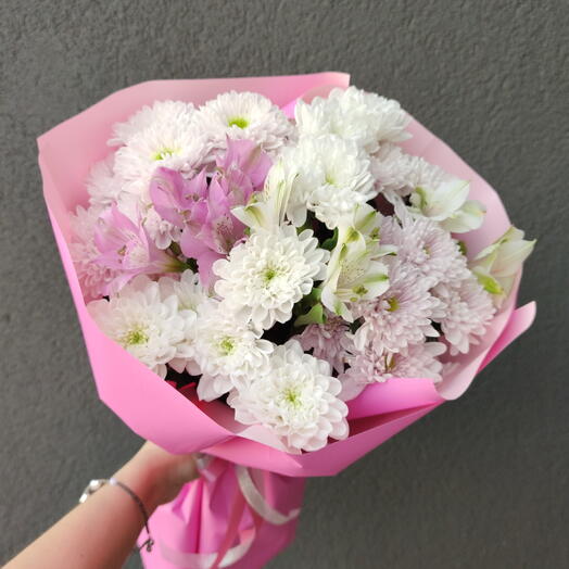 Букет с хризантемами и альстромерией💌