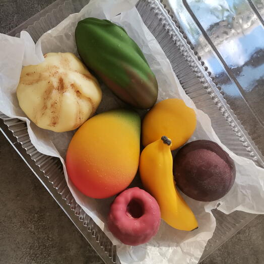 Корпусные пирожные (фисташка, попкорн, манго, маракуйя, лимон, малина, банан)