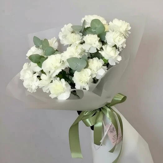 Букет из белых гвоздик 17