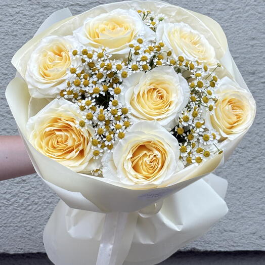 Летний букет с ромашкой и кремовой розой пионовидной 🧡🌼