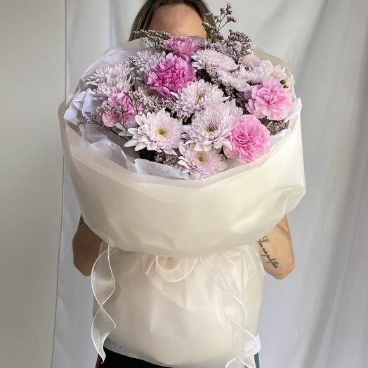 Букет «Сиреневый из хризантем и диантусов»💜