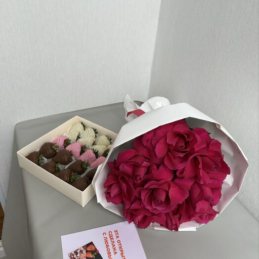 Подарок комбо 🎁 11 роз и 16 клубник 🍓