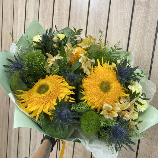 Яркий букет с Подсолнухами, Эрингиумом и Альстромерией🌻