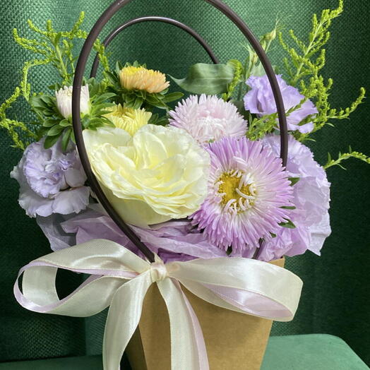 Композиция из астры и розы 🌹