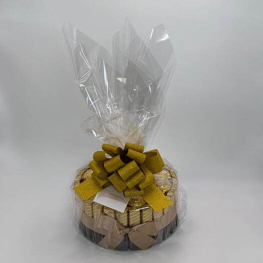 Торт из 46 конфет Ferrero Rocher на день рождения