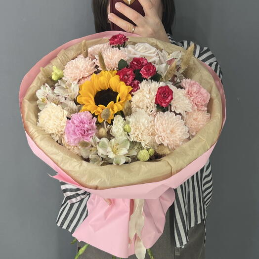 Букет авторский 🌻 подсолнух, хризантема, Роза, Диантус, альстромерия, эустома