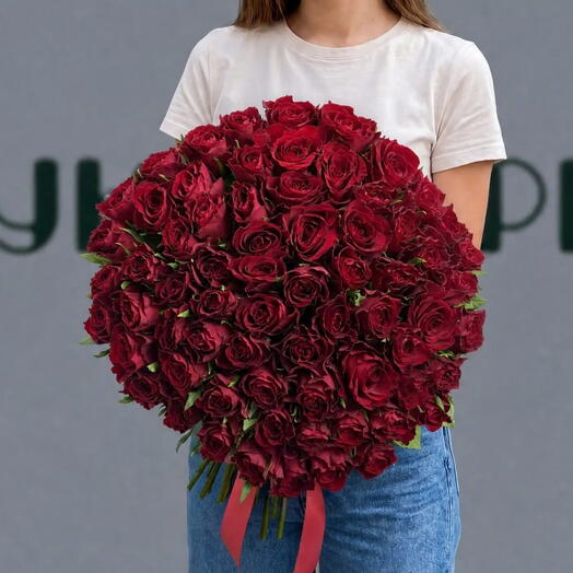 Букет из 75 бордовых роз Африка