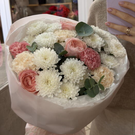 Букет из хризантем, диантусов и пионовидной розы 🌸