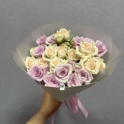 Букет нежный из кустовой розы💕