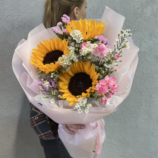 Букет из подсолнуха, статицы, кустового диантуса и сентябрины 💐