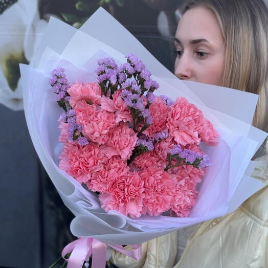 Букет из диантусов и статицы