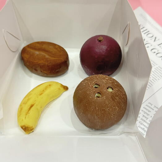 Корпусные пирожные (кокос,чёрная смородина,банан,кофе)