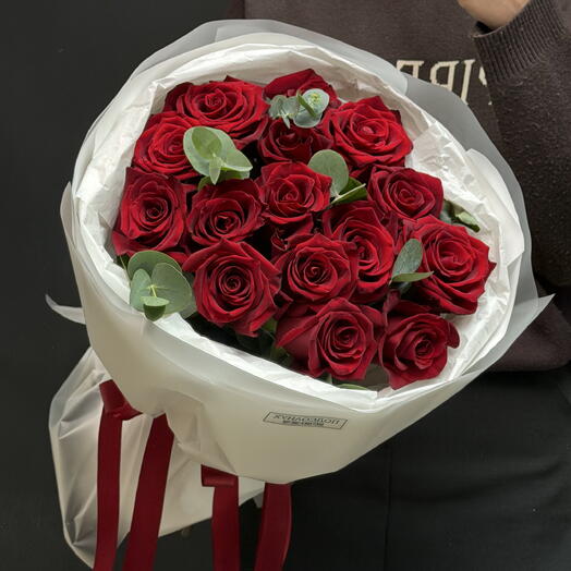 15 красных роз Эквадор Premium