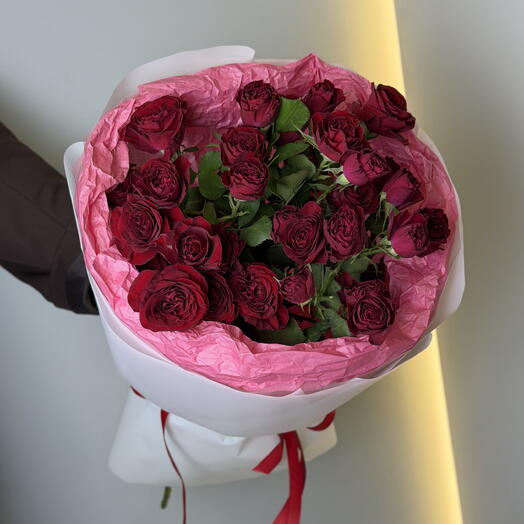 красные пионовидные кустовые розы 5 шт «ruby rouge»