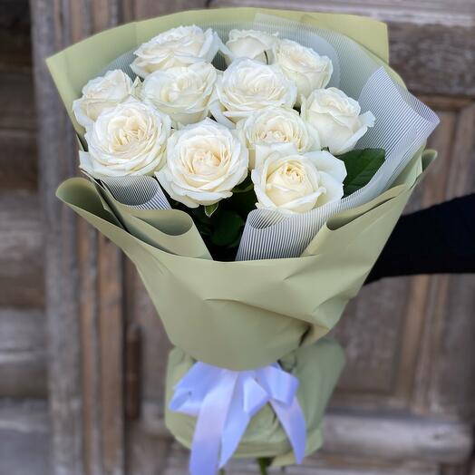 Mono ramo de rosas blancas