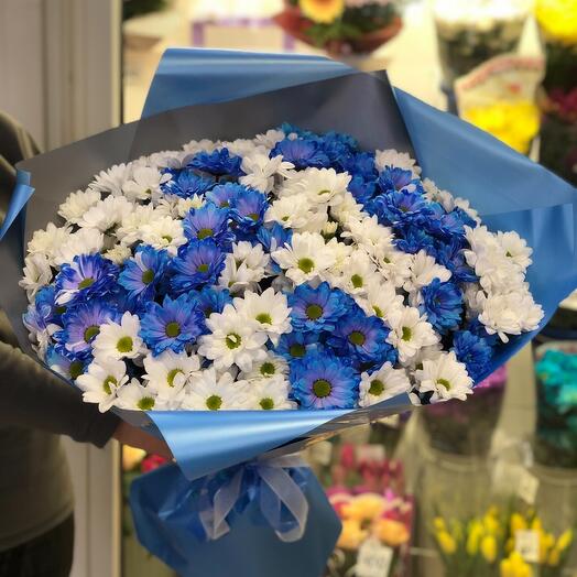 Bouquet with blue chrysanthemums
