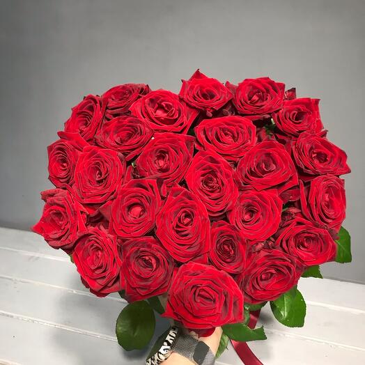 Букет Роз из 25 ReD Naomi