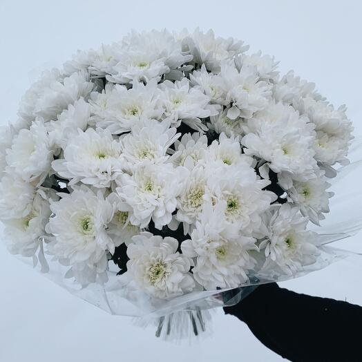 A large bouquet of 15 chrysanthemums
