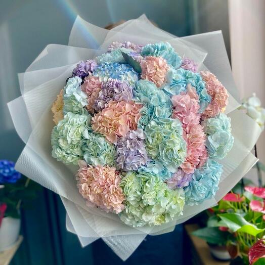Bouquet of 33 hydrangeas