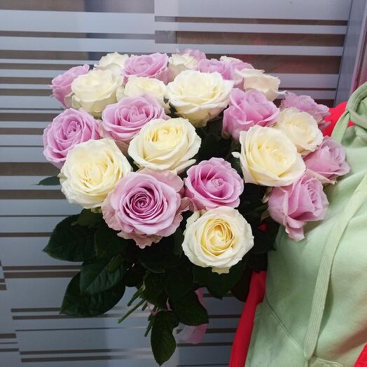 Bouquet of 25 white and pink roses💐