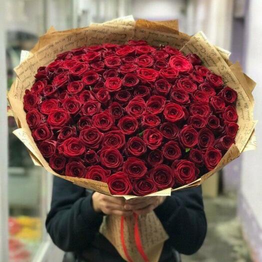 101 red roses in designer craft