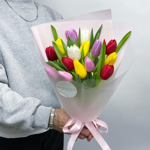 Нежный букет из тюльпанов микс (размер М)