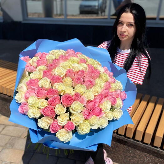 101 Роза в упаковке 120