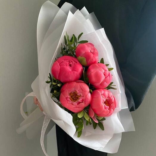 Peonies that change color