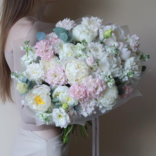 Большой нежный букет с пионами и эустомой. Букет 394 Flowering Palm