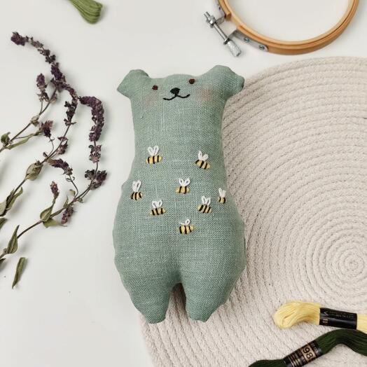 Игрушка из льна "Любитель меда"